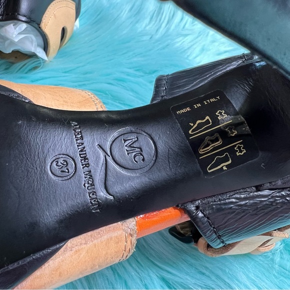 ALEXANDER MCQUEEN Strappy LEATHER Cuff Platform Bootie Sandal Heels Women’s 7 - Picture 16 of 16